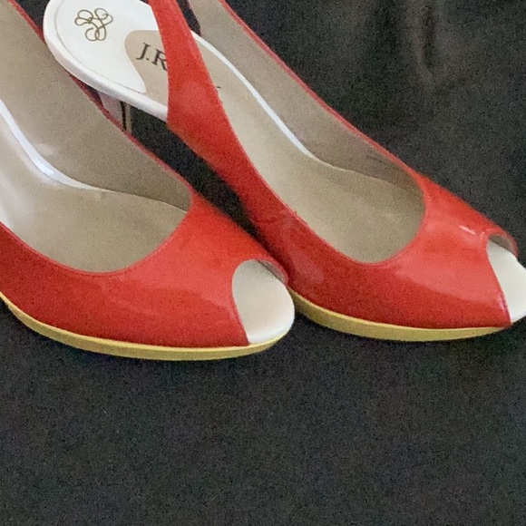 Women’s J. Renee heels, red, yellow and white size 7.5 - Picture 4 of 5